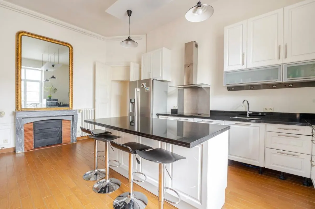 The kitchen, other side